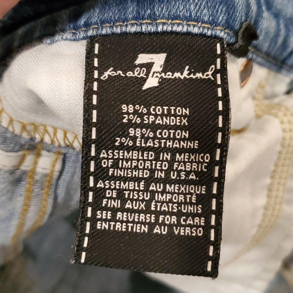 Light wash distressed 7 for all mankind jean shorts size 25 - Picture 9 of 9